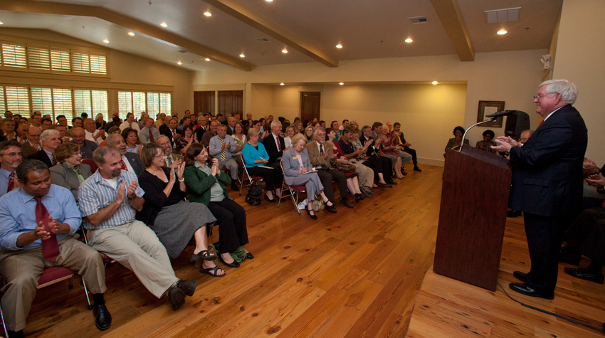 President Gordon Moulton addresses the University of South Alabama faculty at its fall 2011 general meeting at the Faculty Club. Moulton joined the faculty in 1966, three years after USA was founded.