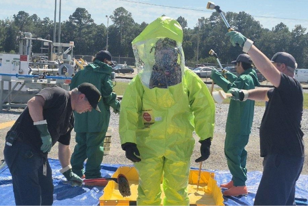 hazmatcontainertank